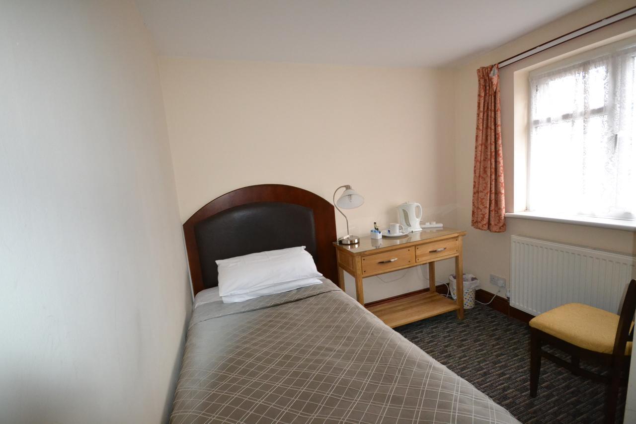 Airport Guest House Slough Eksteriør bilde