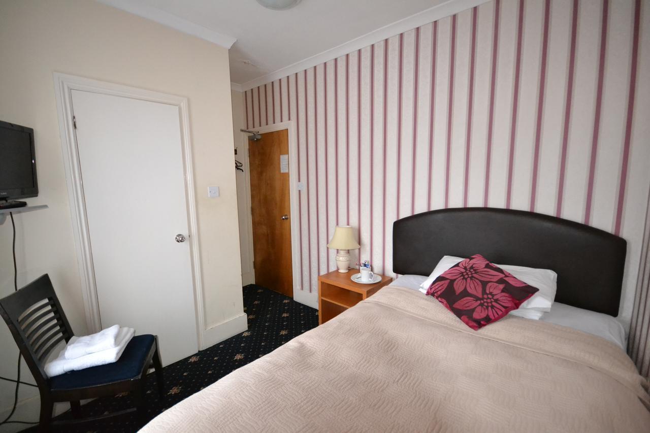 Airport Guest House Slough Eksteriør bilde