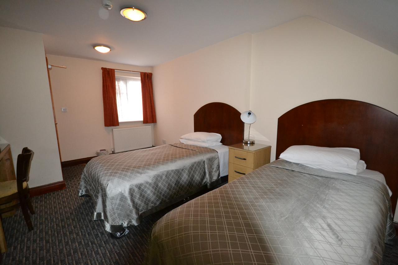 Airport Guest House Slough Eksteriør bilde
