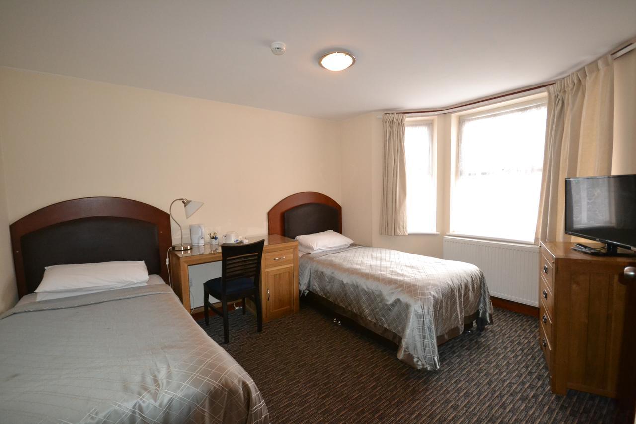 Airport Guest House Slough Eksteriør bilde
