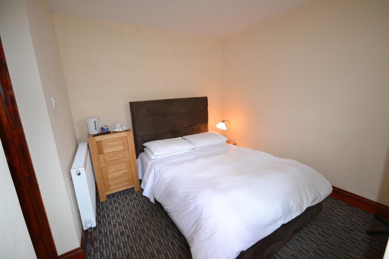Airport Guest House Slough Eksteriør bilde