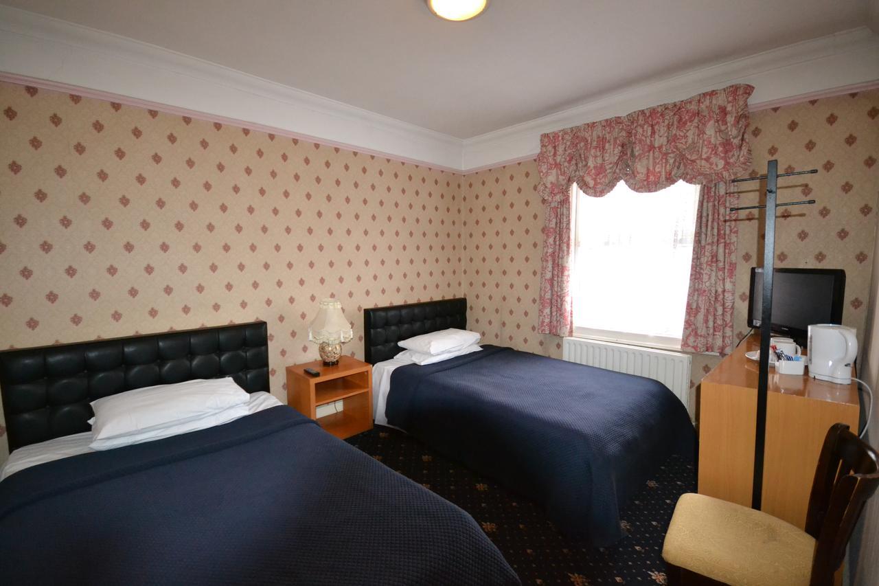 Airport Guest House Slough Eksteriør bilde